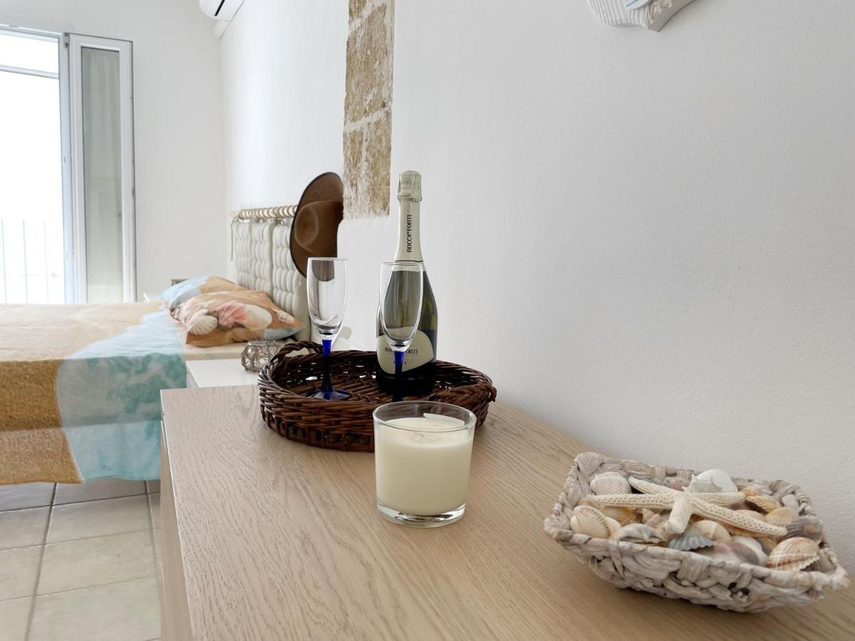 Mediterraneo House- Casa Nel Centro Storico 马蒂诺 外观 照片