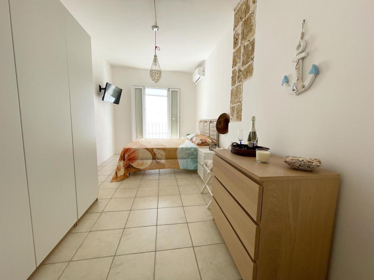 Mediterraneo House- Casa Nel Centro Storico 马蒂诺 外观 照片