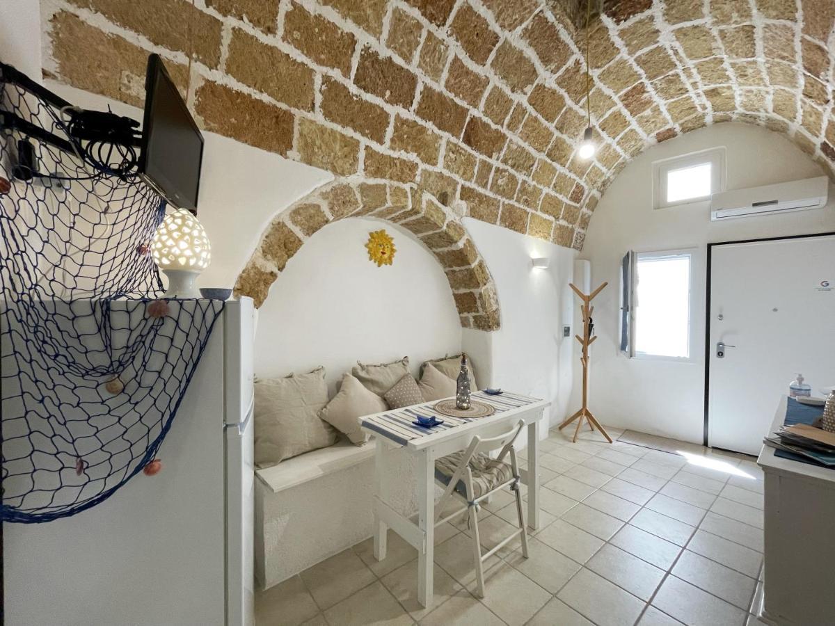 Mediterraneo House- Casa Nel Centro Storico 马蒂诺 外观 照片