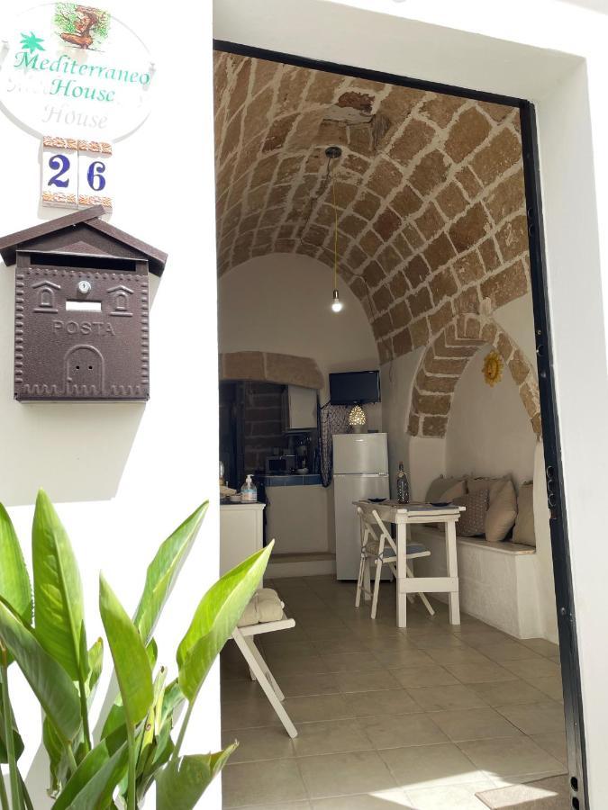 Mediterraneo House- Casa Nel Centro Storico 马蒂诺 外观 照片
